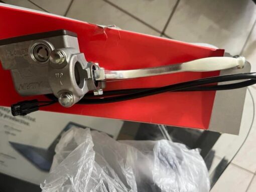 Yamaha banshee OEM Front master Brake Cilinder assembly - Image 4